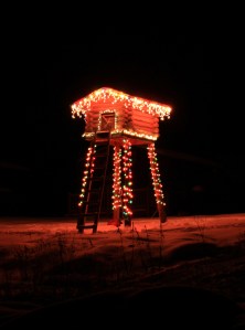 The cache all decorated with lights. We have to start the generator to enjoy the lights.